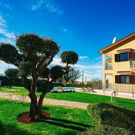 Mit Privatem Pool Bei Apartment Poreč